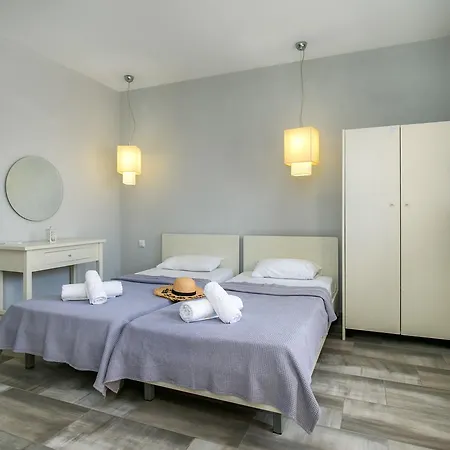 Thea Athos 利迈纳里亚