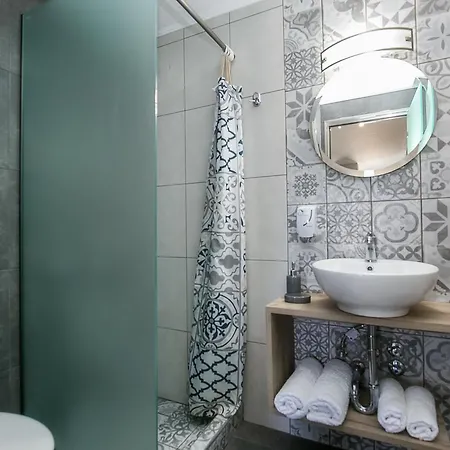 Thea Athos * 利迈纳里亚