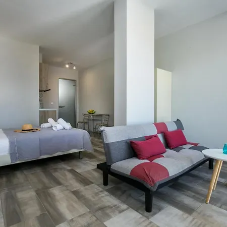 Thea Athos Apartman Limenária